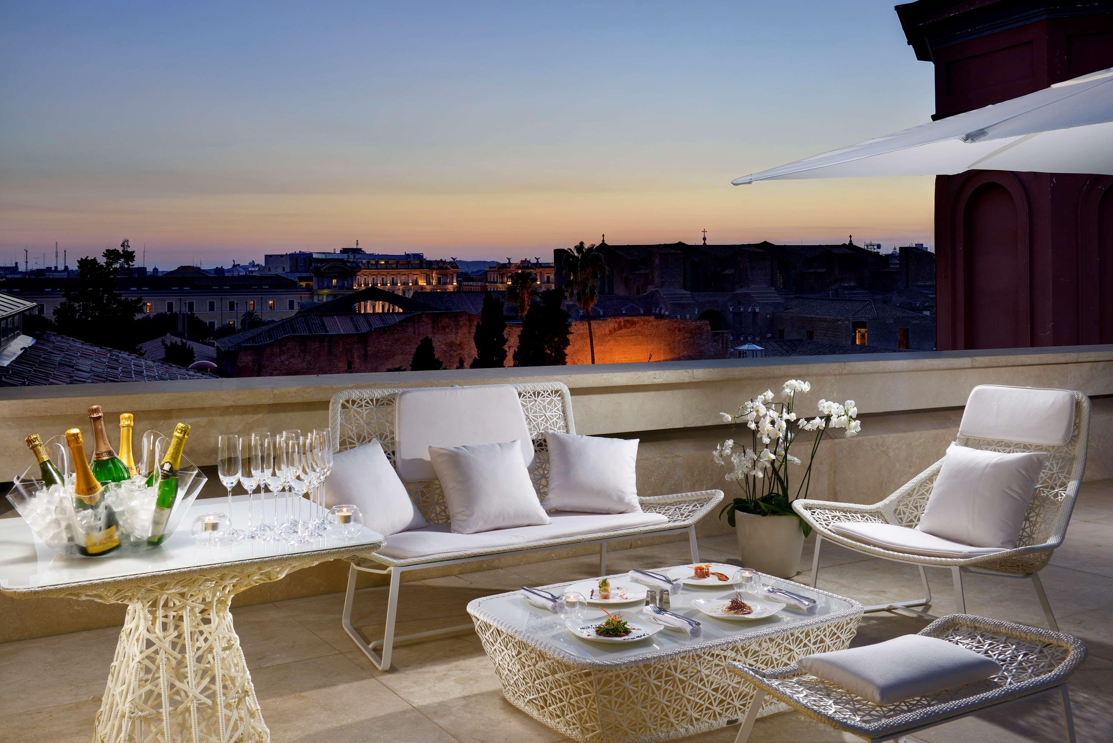 Palazzo Montemartini Rome, A Radisson Collection 5*