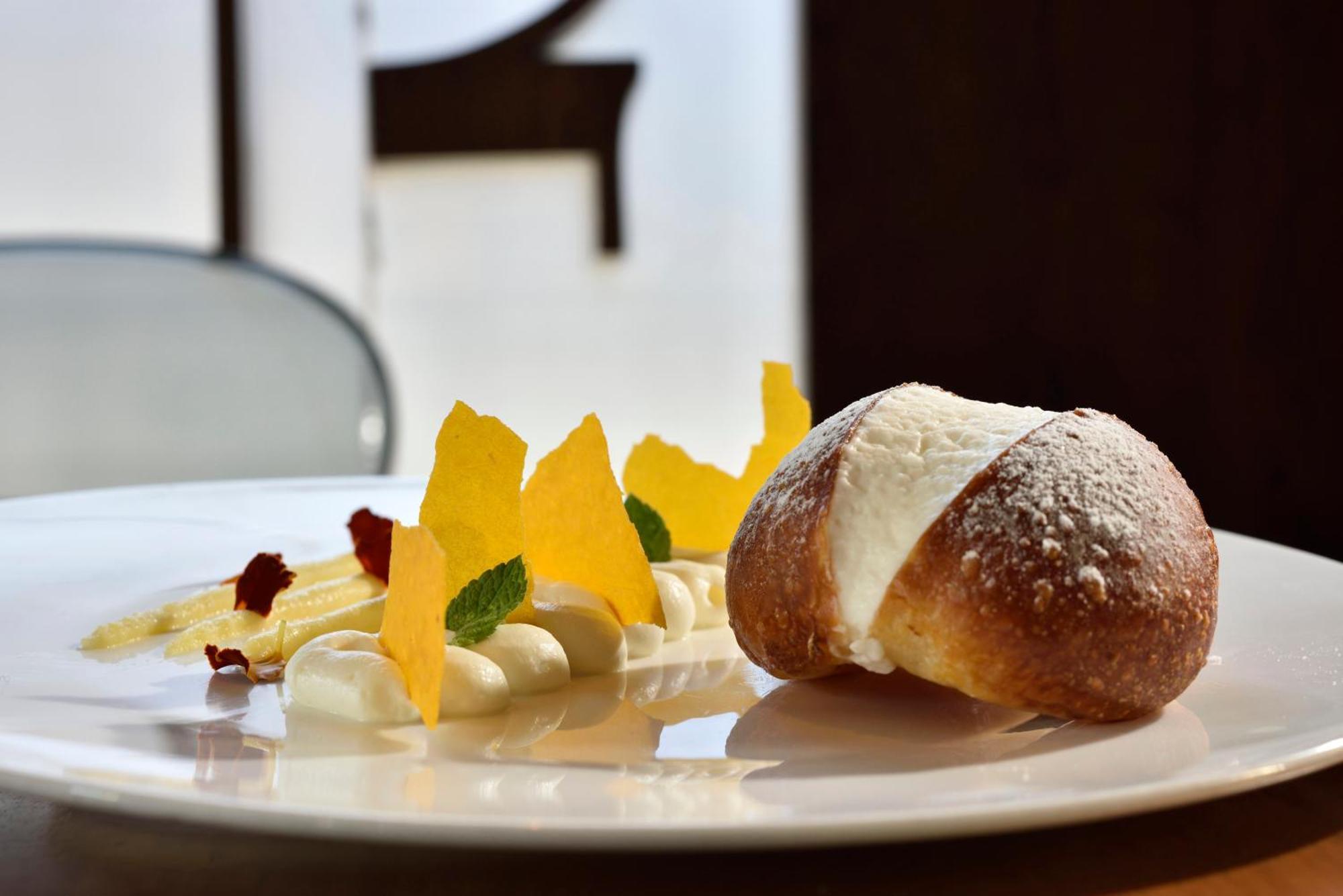 Palazzo Montemartini Rome, A Radisson Collection 5*
