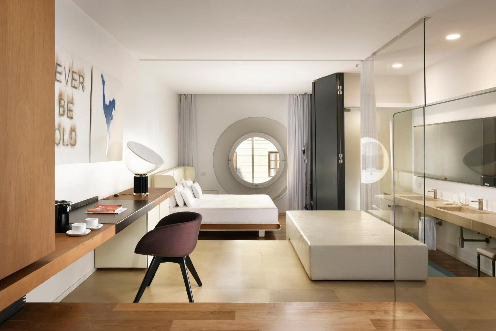 Palazzo Montemartini Rome, A Radisson Collection 5*