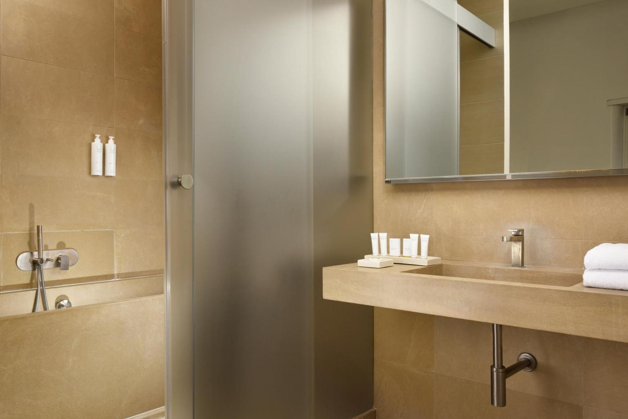 Hotel Palazzo Montemartini Rome, A Radisson Collection