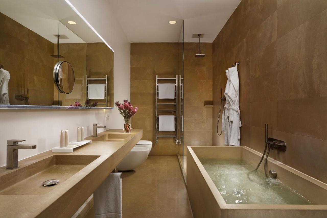 Palazzo Montemartini Rome, A Radisson Collection 5*