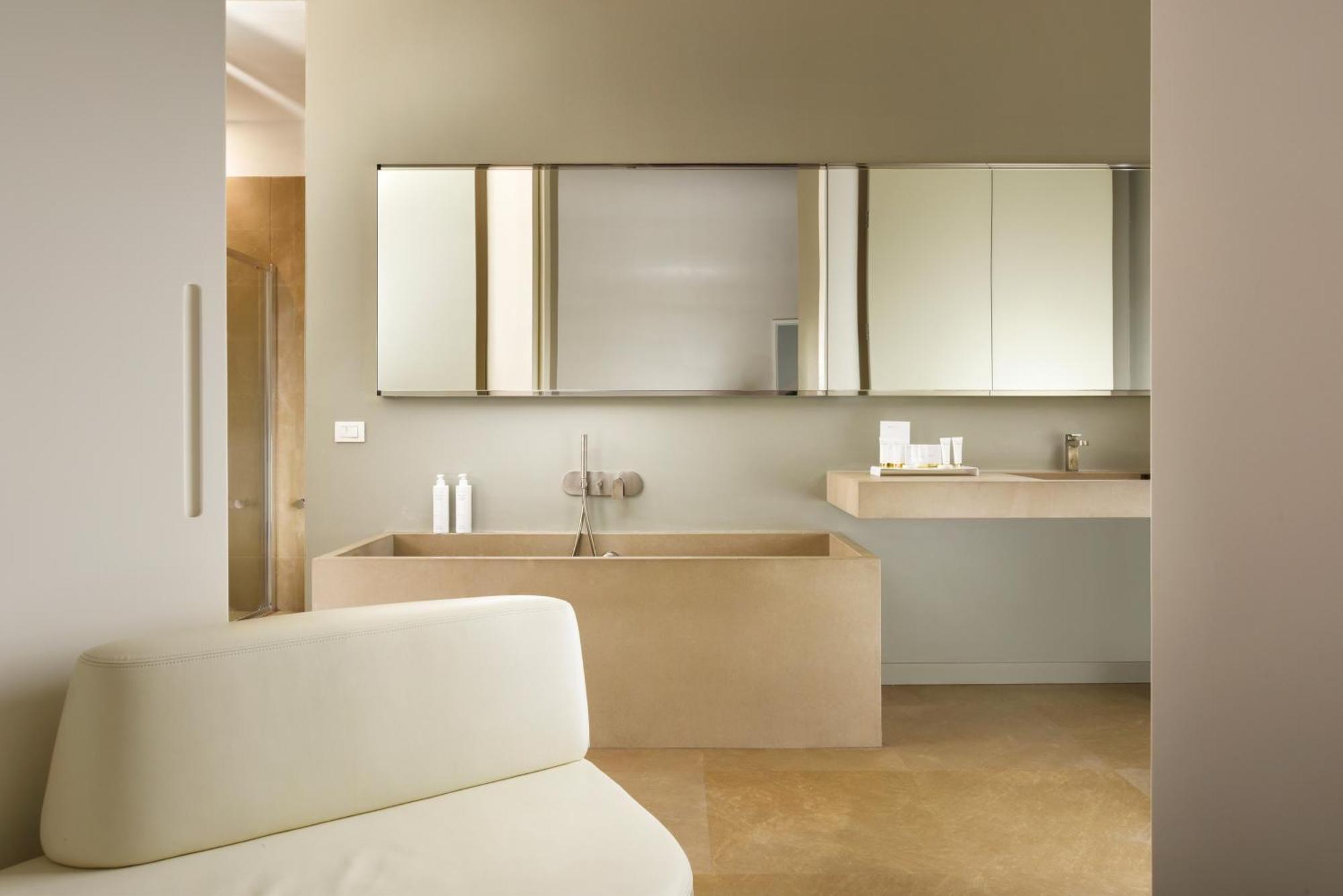 Palazzo Montemartini Rome, A Radisson Collection Hotel Roma